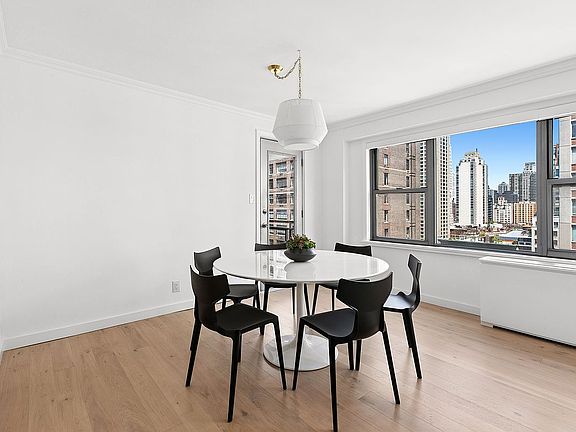 2nd image of 360 E 72nd St APT A1406
