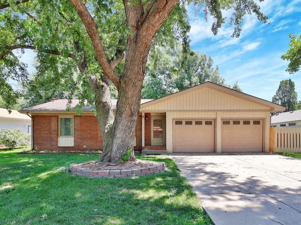 2 Gayle Ct, Valley Center, KS 67147