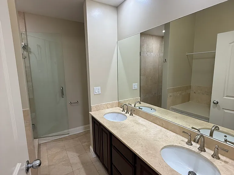 2338 W Morse Ave #4A — Photo 9