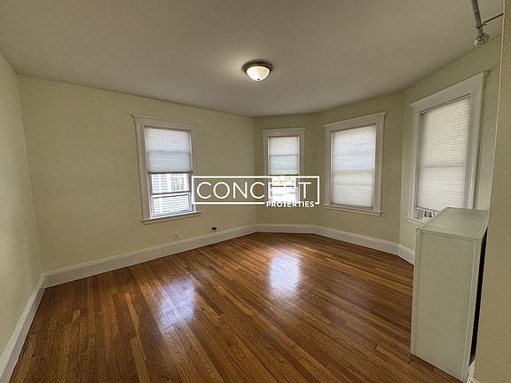 5th image of 158 Willow St