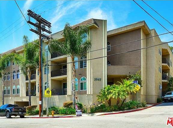 2nd image of 3947 Carpenter Ave Unit 101