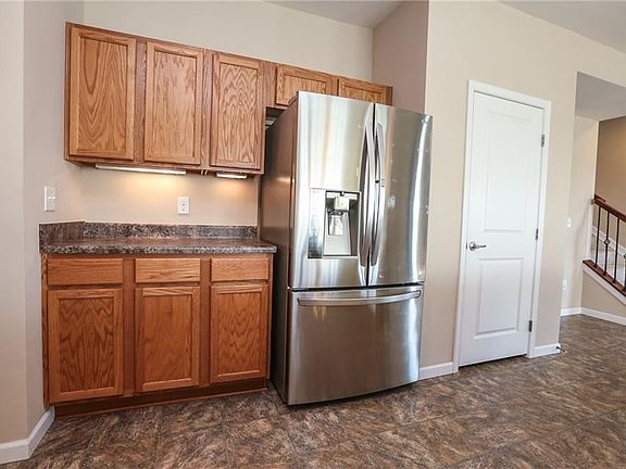 Kitchen (view 3-of-4).