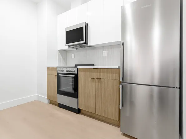 351 Melrose Street image 4 of 11