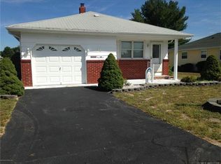 94 Barbuda St, Toms River, NJ 08757