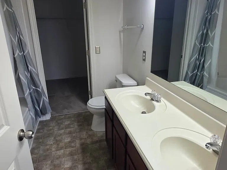 15098 Royal Grove Dr — Photo 28