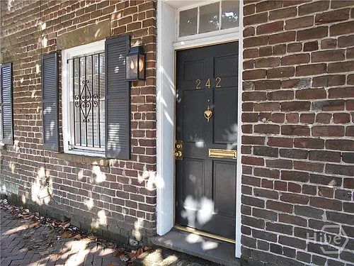 242 Price St Photo 1