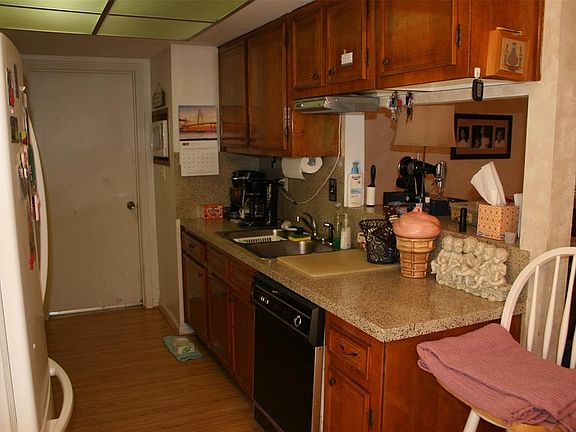 4th image of 238 Sulky Trail St
