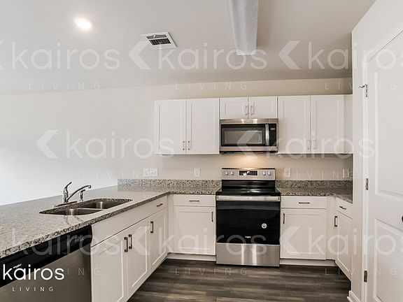 5th image of 15609 Briar Forest Dr