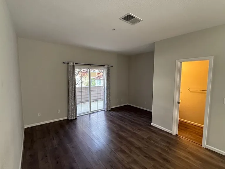 9 Ashford Pl — Photo 3