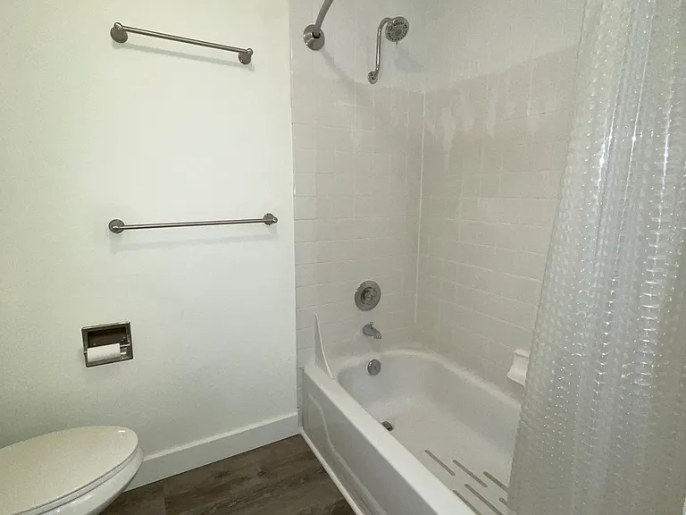 9738 SE 42nd Ave #2 — Photo 25
