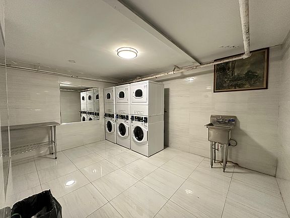 5th image of 128 Corbin Ave #21E