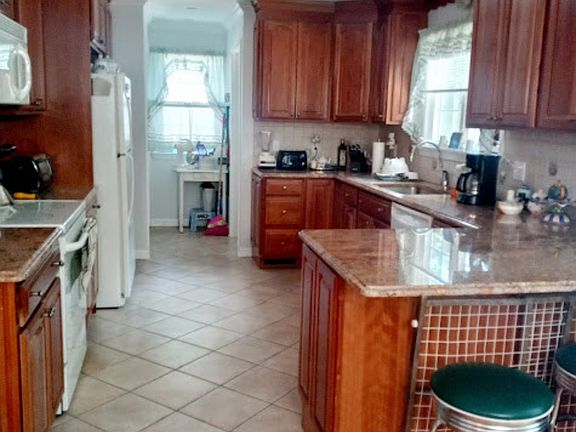 4th image of 9 Bayberry Rd