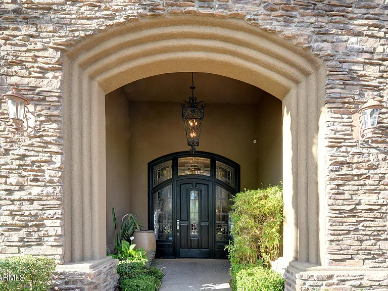 10220 E Desert Cove Ave — Photo 4