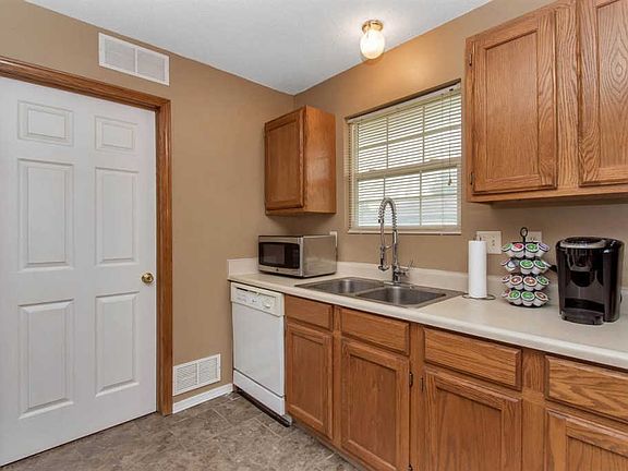 4th image of 4456 S Elizabeth Ave #4458