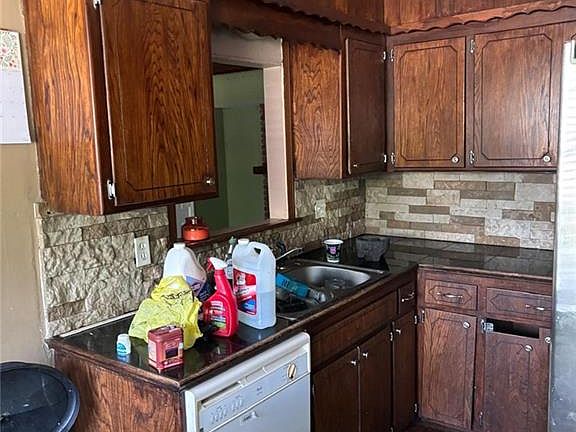 4th image of 1318 N 36th St