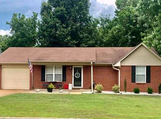184 Village St, Dyersburg, TN 38024