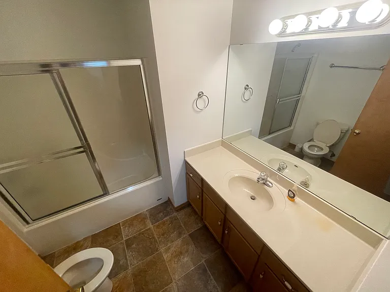 Main bathroom