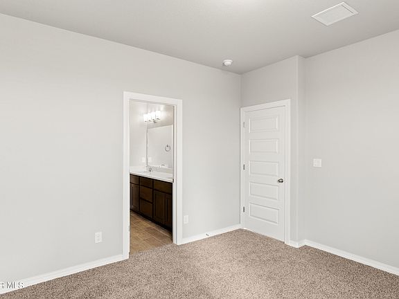 5th image of 1665 Tony Harper St