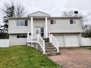 83 Shell St, Massapequa, NY 11758