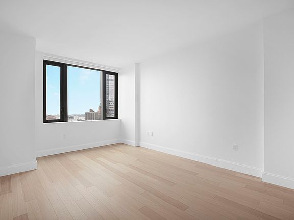 4th image of 10 City Pt APT 26T