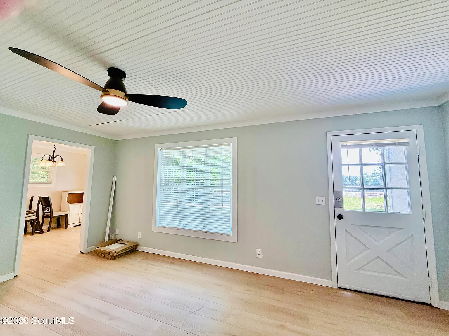 3 bed, 1.0 bath, 916 sqft, $2,200 — Photo 4