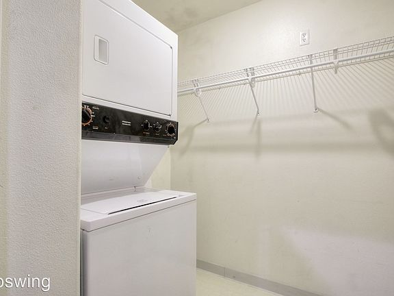 4th image of 144 S 3rd St Unit 208