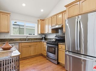261 Highland Dr, Oxnard, CA 93035