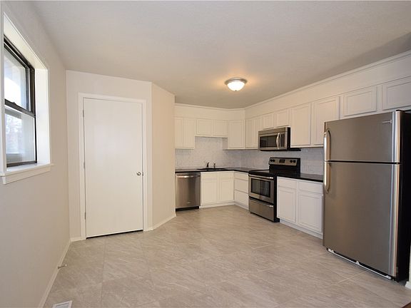 4th image of 9476 Lori Ln
