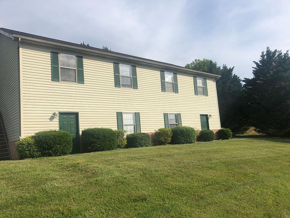 Lower unit on the right