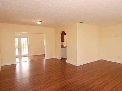 3rd image of 3105 SE Glasgow Dr