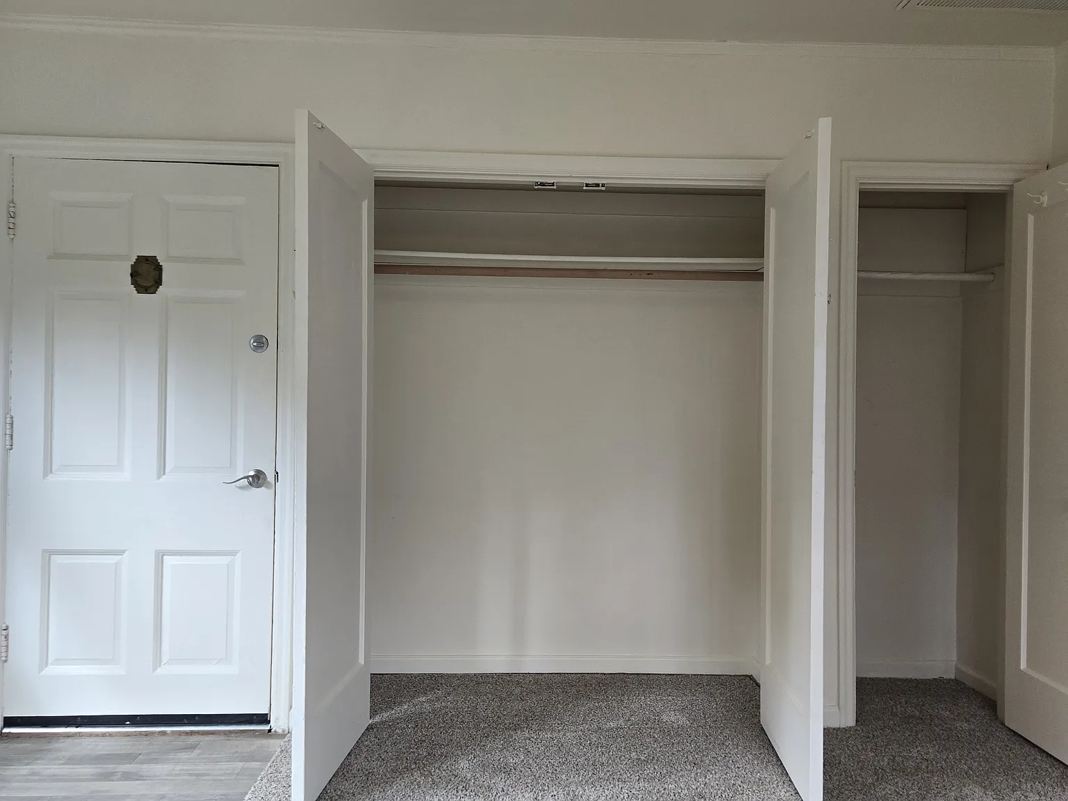 Studio, 425 sqft, $1,025 — Photo 2