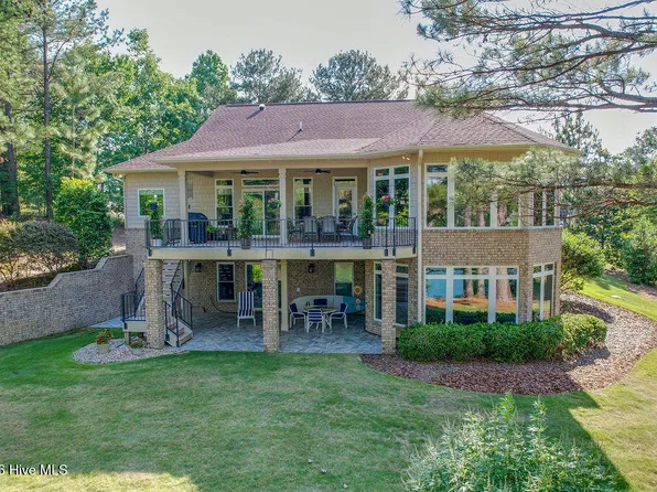 210 Beths Point, West End, NC 27376