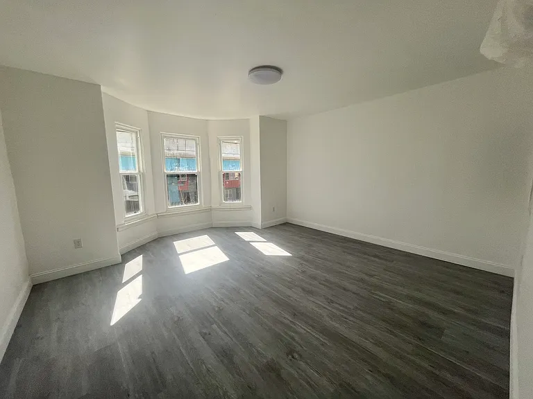 6021 Market St #2 — Photo 7