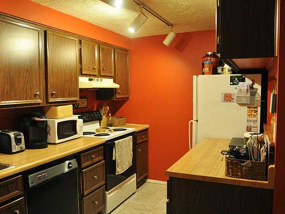 3rd image of 942 Wood Hollow Dr