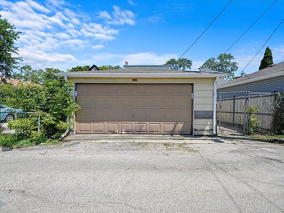 5th image of 6326 S Campbell Ave