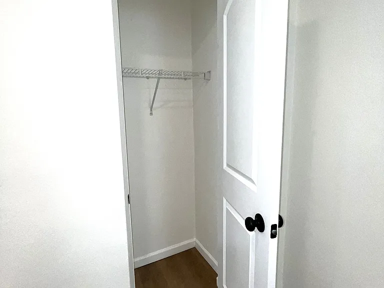 3919 Jamieson Ave #1W — Photo 14