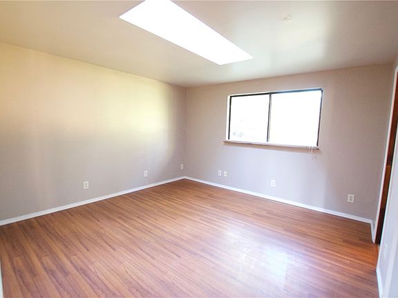 5th image of 32511 22nd Ave S