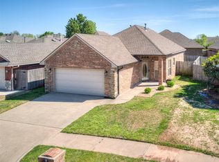 9024 NW 93rd Cir, Yukon, OK 73099