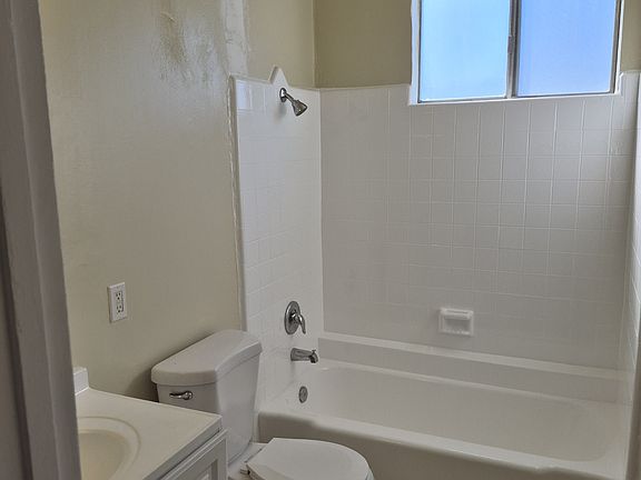 4th image of 12530 Culver Blvd #1