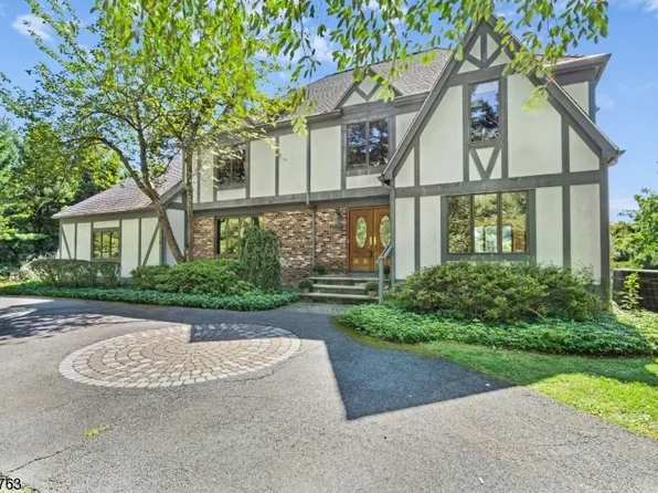 8 Chester Woods Drive, Chester Twp., NJ 07930