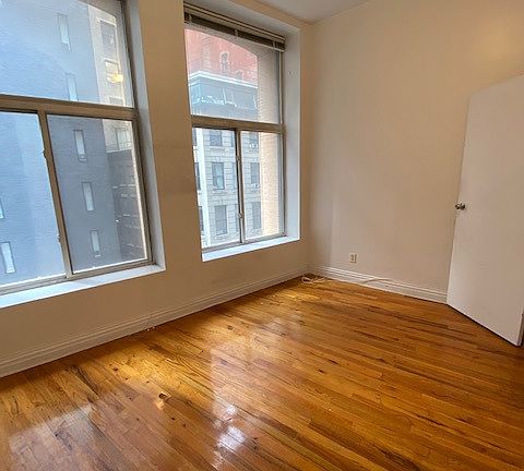 3rd image of 21 Maiden Ln APT 4D