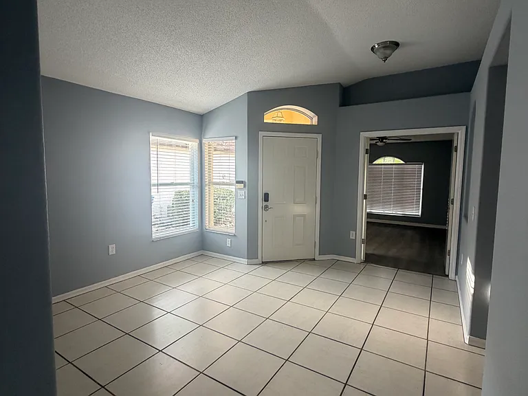 6357 Yellowtop Dr — Photo 10