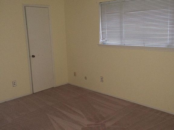 4th image of 10610 Hillcroft St