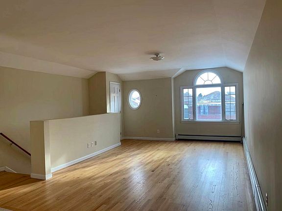 3rd image of 14953 23rd Ave Floor 2