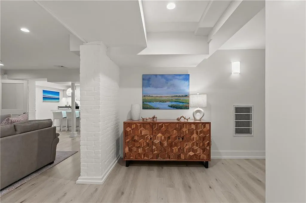 Lenthal School Condos — Photo 3