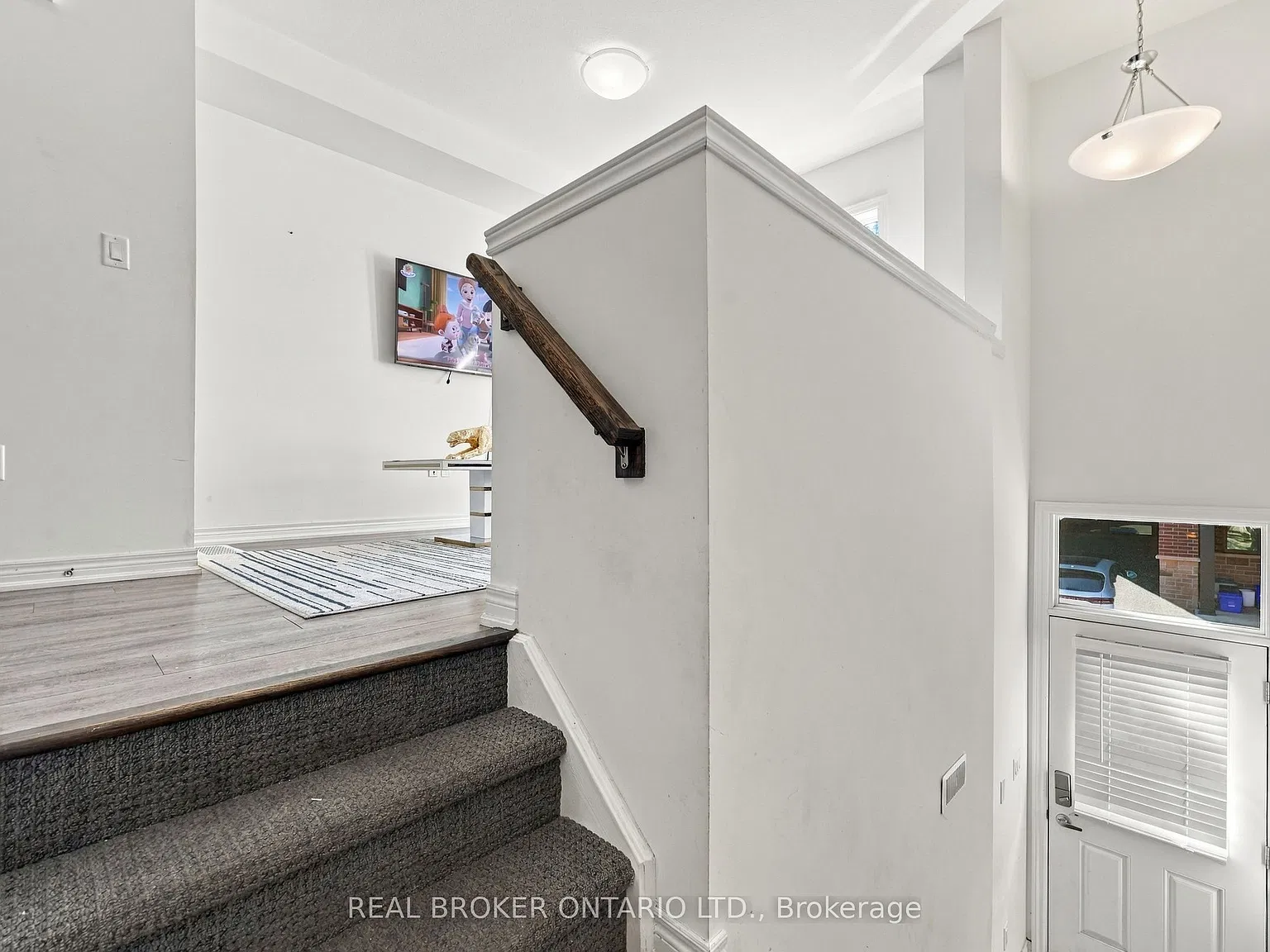 3 bed, $2,400 — Photo 4