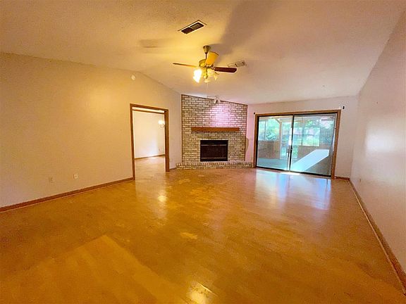 5th image of 336 Columbine St