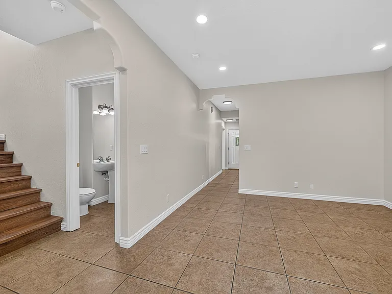 1519 E Payton Way #2 — Photo 17