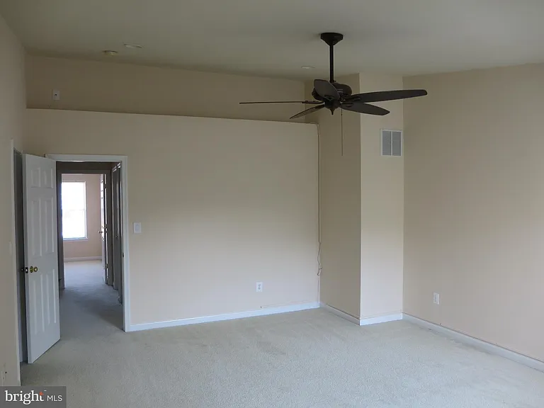 1503 Shields Ter NE — Photo 12