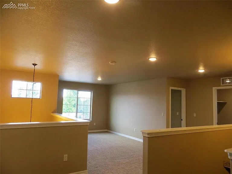 3075 Looking Glass Way — Photo 20